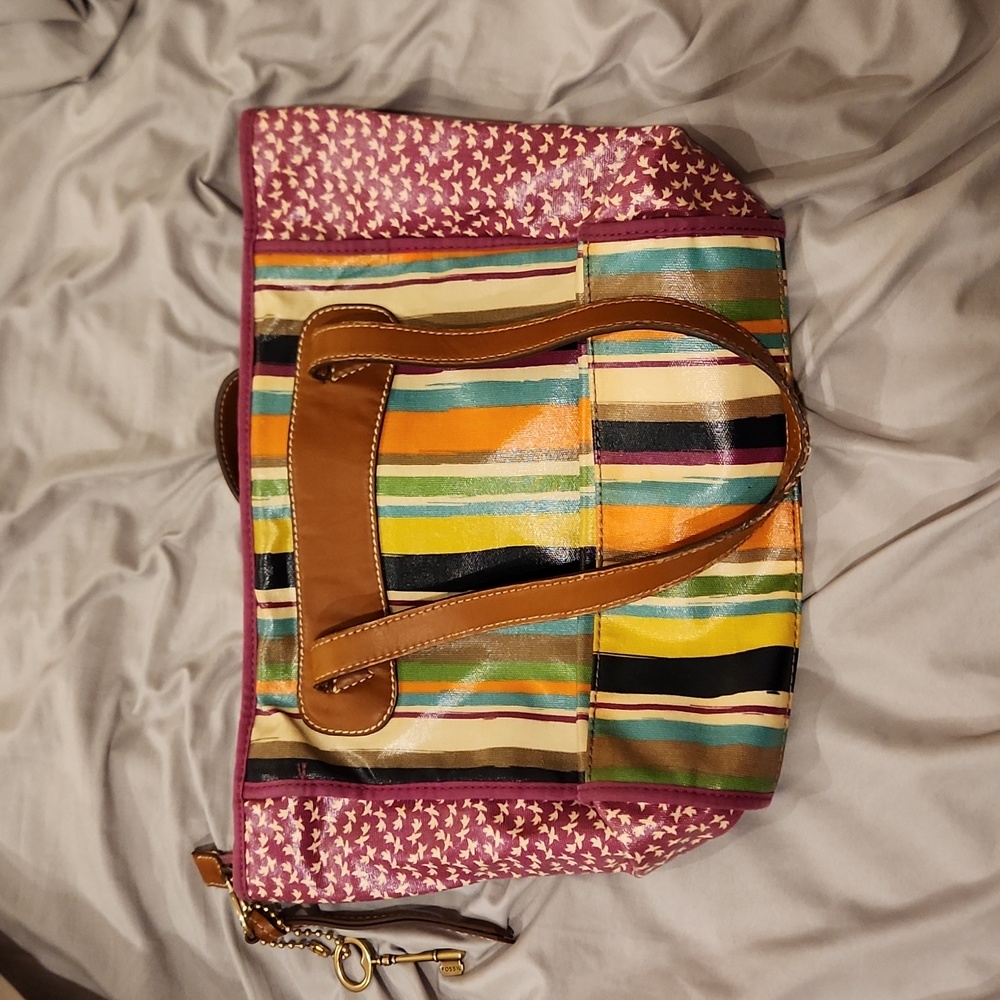 Fossil tote